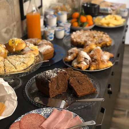 Holiday Guesthouse サレルノ エクステリア 写真