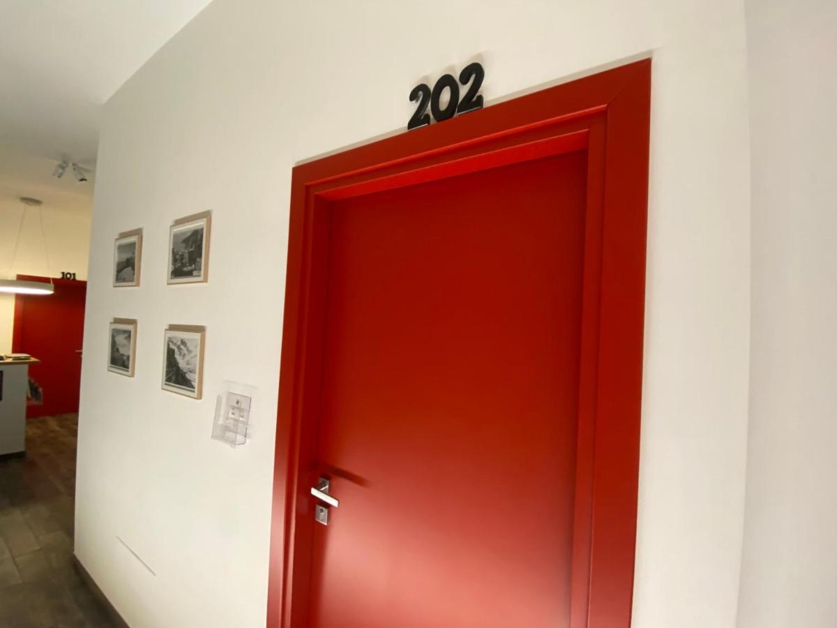 Holiday Guesthouse サレルノ エクステリア 写真