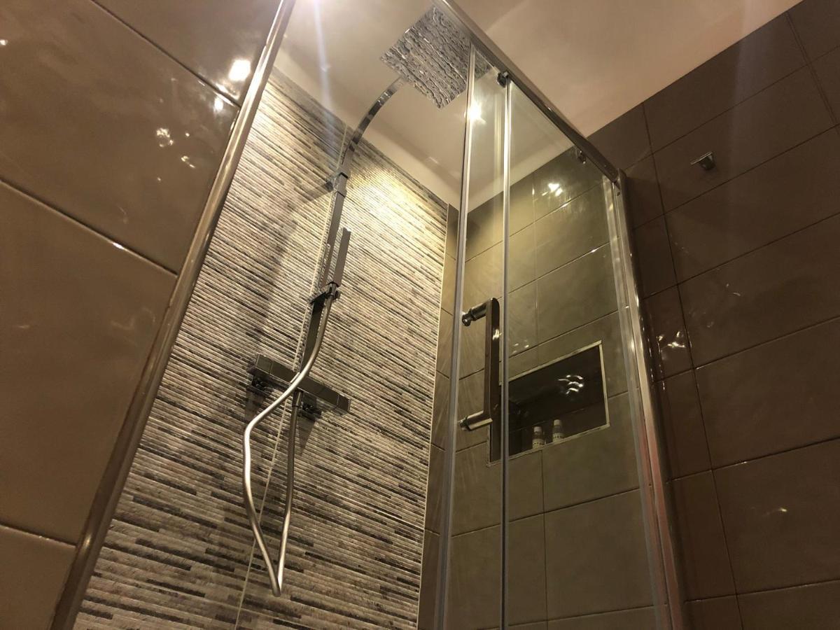 Holiday Guesthouse サレルノ 部屋 写真