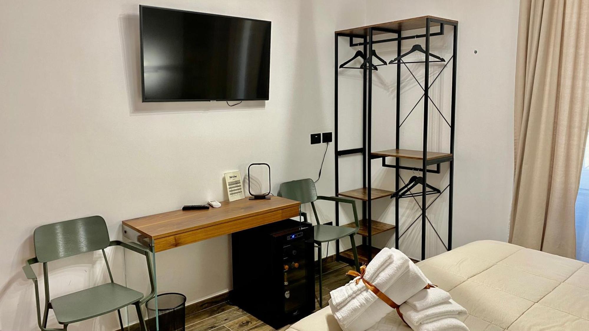 Holiday Guesthouse サレルノ 部屋 写真
