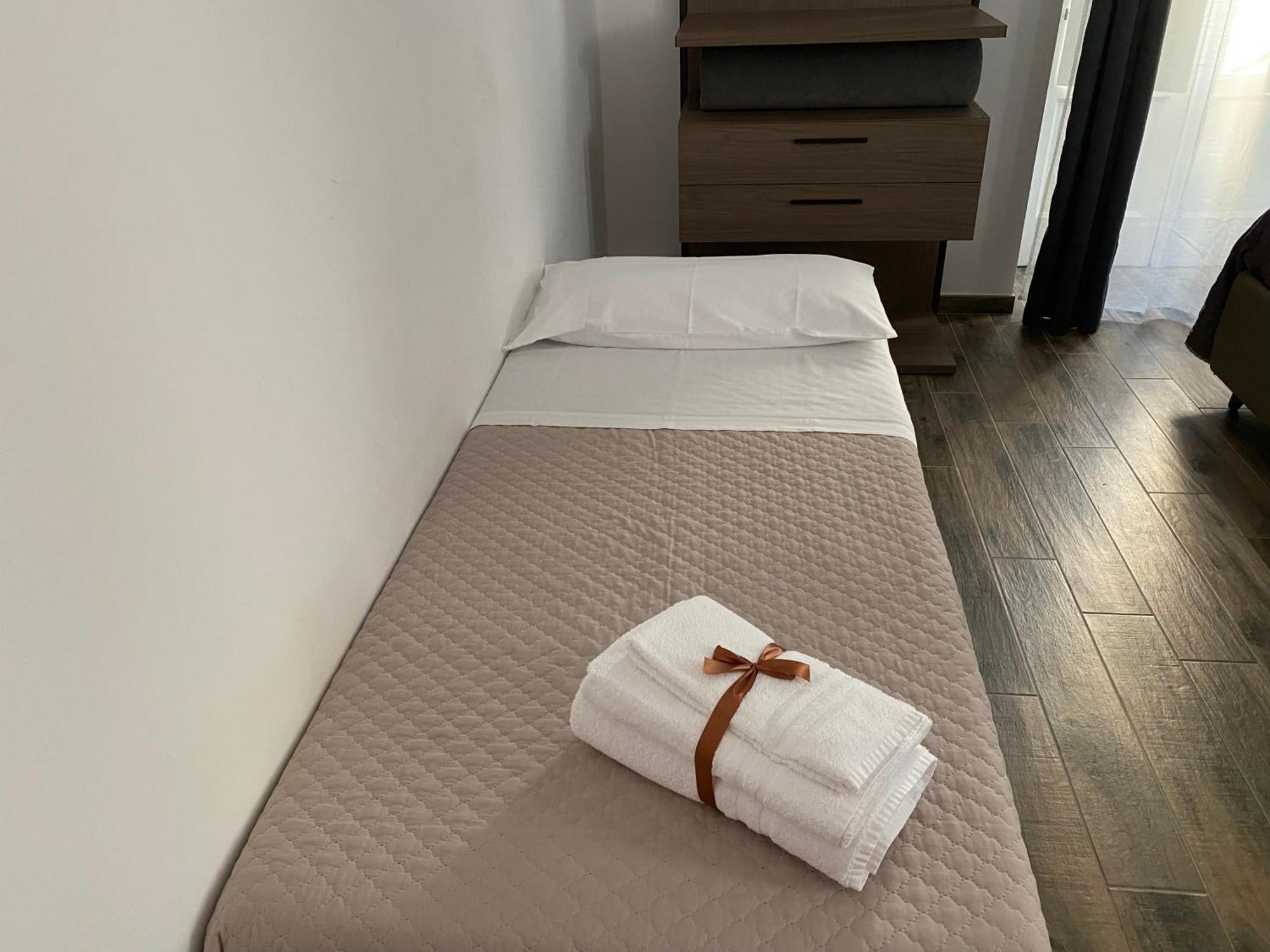 Holiday Guesthouse サレルノ 部屋 写真