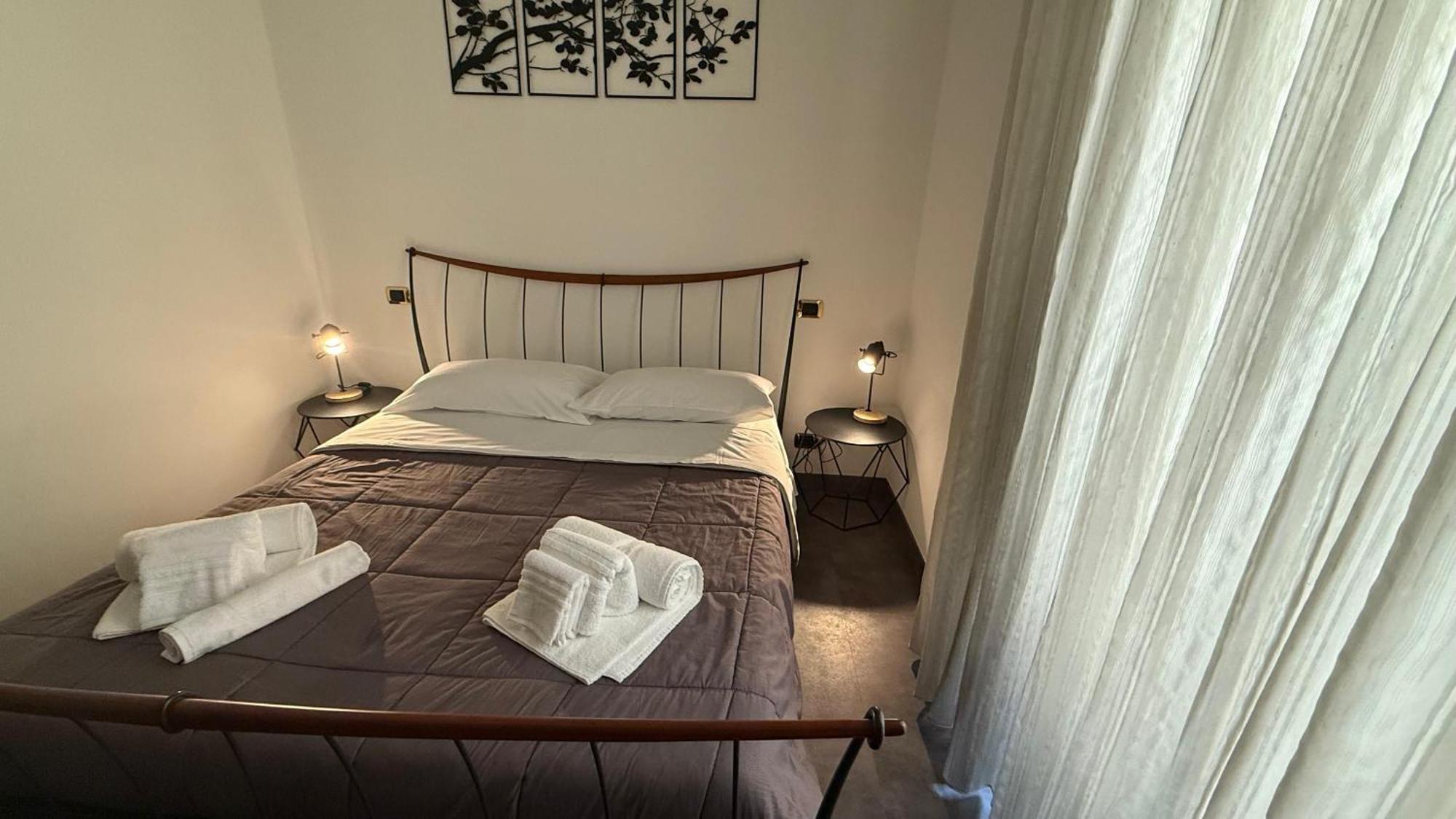 Holiday Guesthouse サレルノ エクステリア 写真