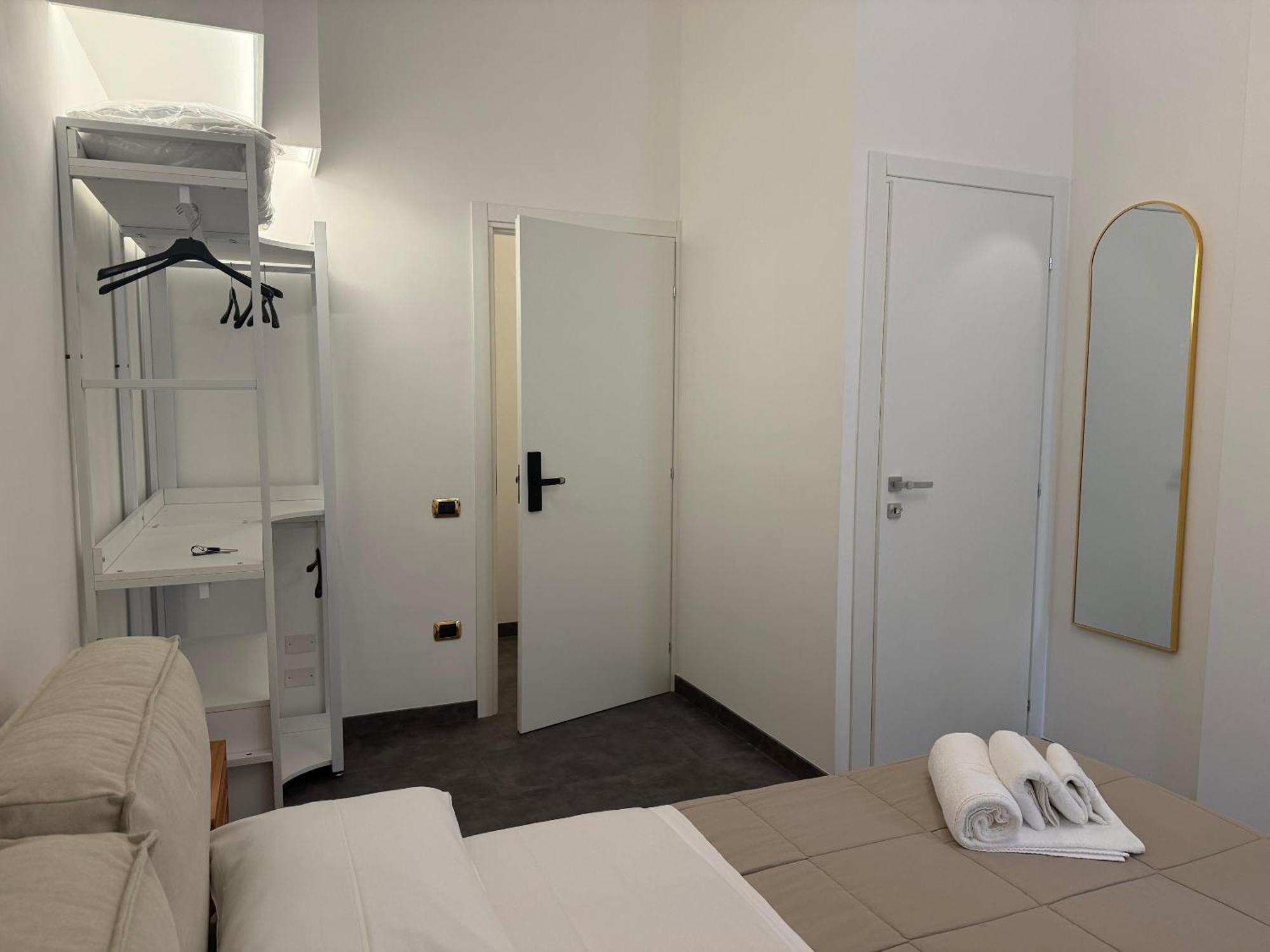 Holiday Guesthouse サレルノ エクステリア 写真